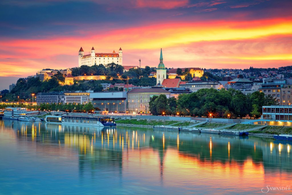 chuyển phát nhanh đi Slovakia